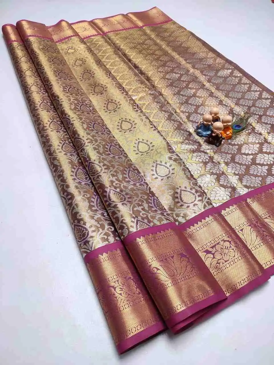 Manga Paisley Floral Brocade Semi Kanchipuram Silk Saree